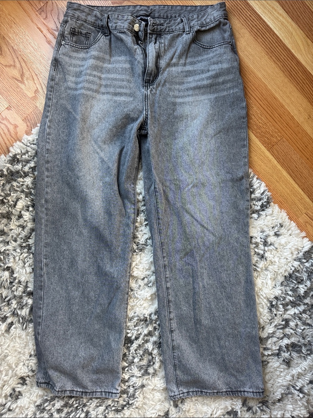 Women’s Straight-Leg Jeans
